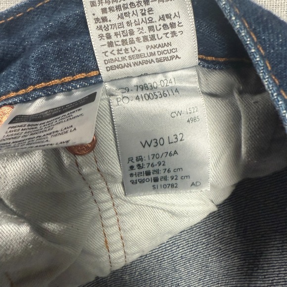 Levi's 501 Premium Jeans Mens 30x32 Blue Denim Straight Leg Button Fly - Picture 4 of 9